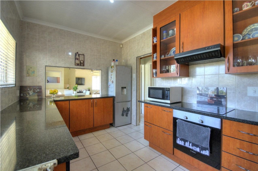 3 Bedroom Property for Sale in Brackendowns Gauteng