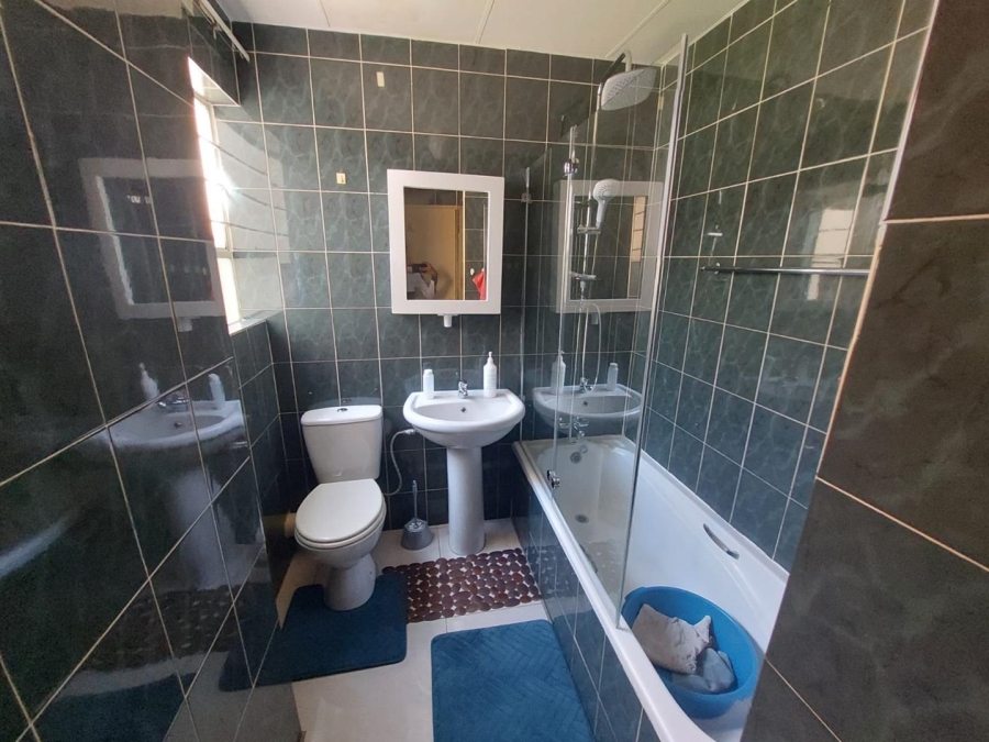 3 Bedroom Property for Sale in Ridgeway Gauteng