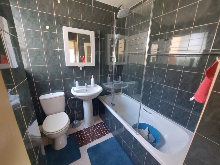 3 Bedroom Property for Sale in Ridgeway Gauteng