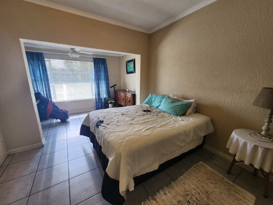 3 Bedroom Property for Sale in Verwoerdpark Gauteng