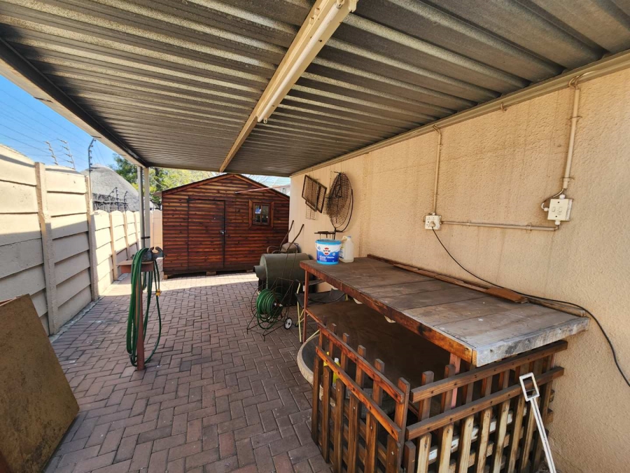 3 Bedroom Property for Sale in Verwoerdpark Gauteng