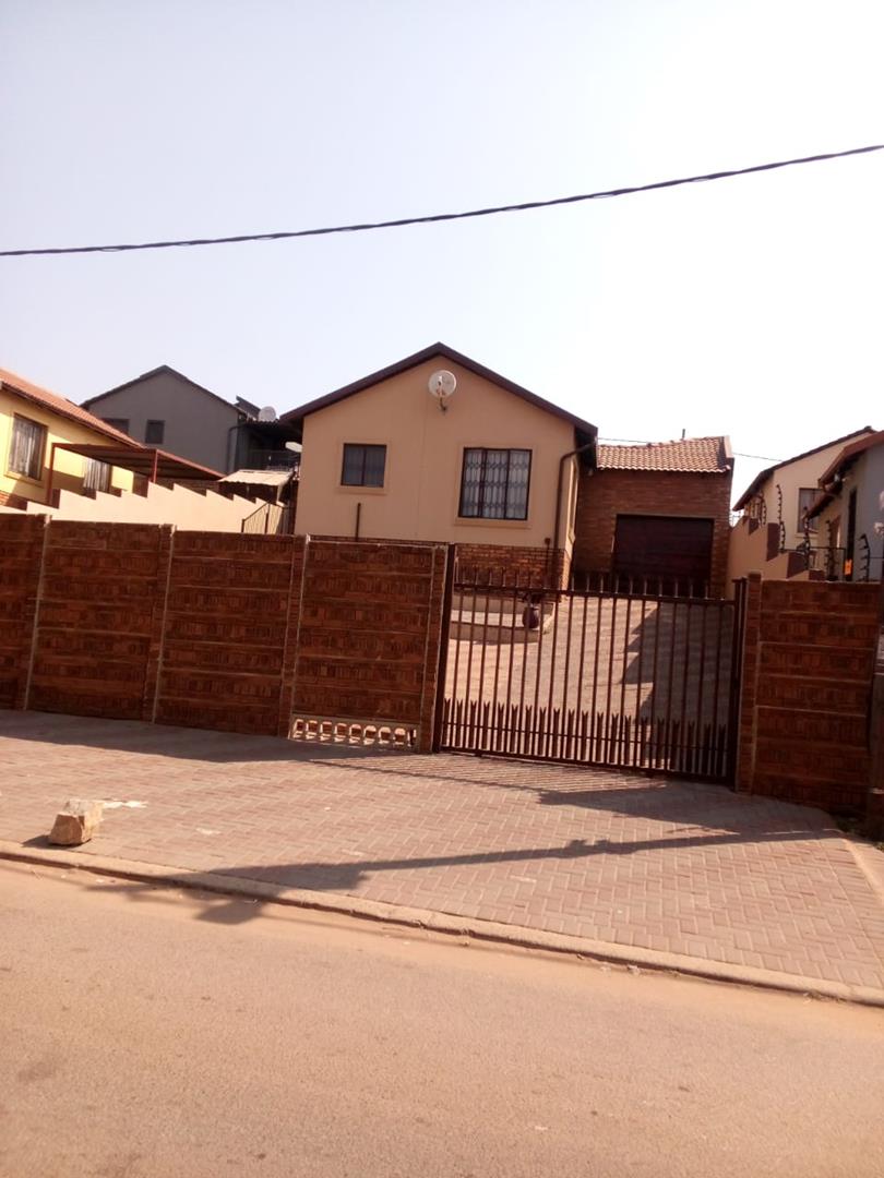 2 Bedroom Property for Sale in Mamelodi East Gauteng