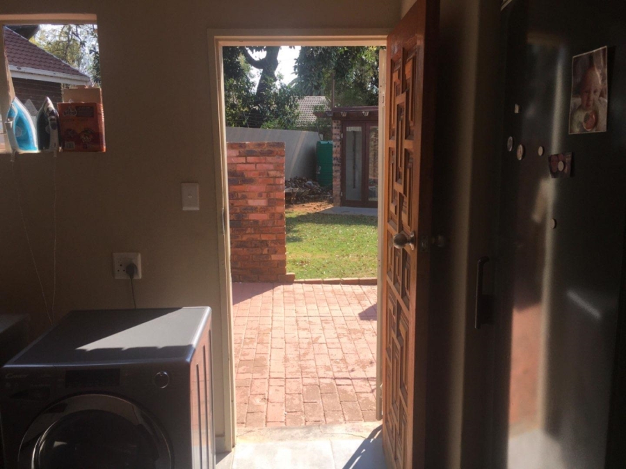 4 Bedroom Property for Sale in Rooihuiskraal Gauteng