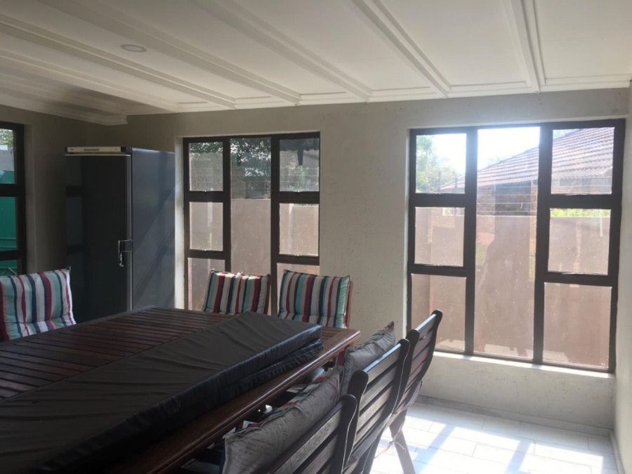 4 Bedroom Property for Sale in Rooihuiskraal Gauteng