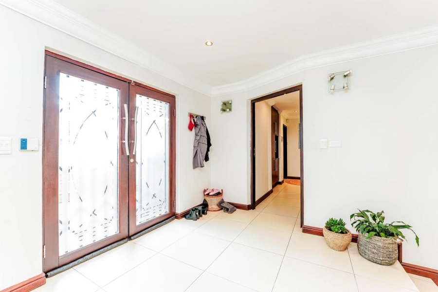 To Let 3 Bedroom Property for Rent in Hurlingham Manor Gauteng