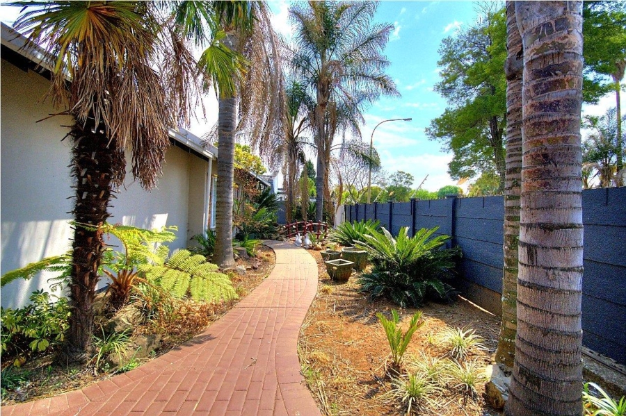 4 Bedroom Property for Sale in Brackendowns Gauteng