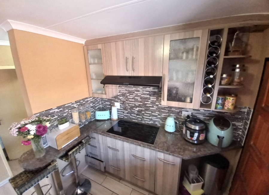 3 Bedroom Property for Sale in Elandspoort Gauteng