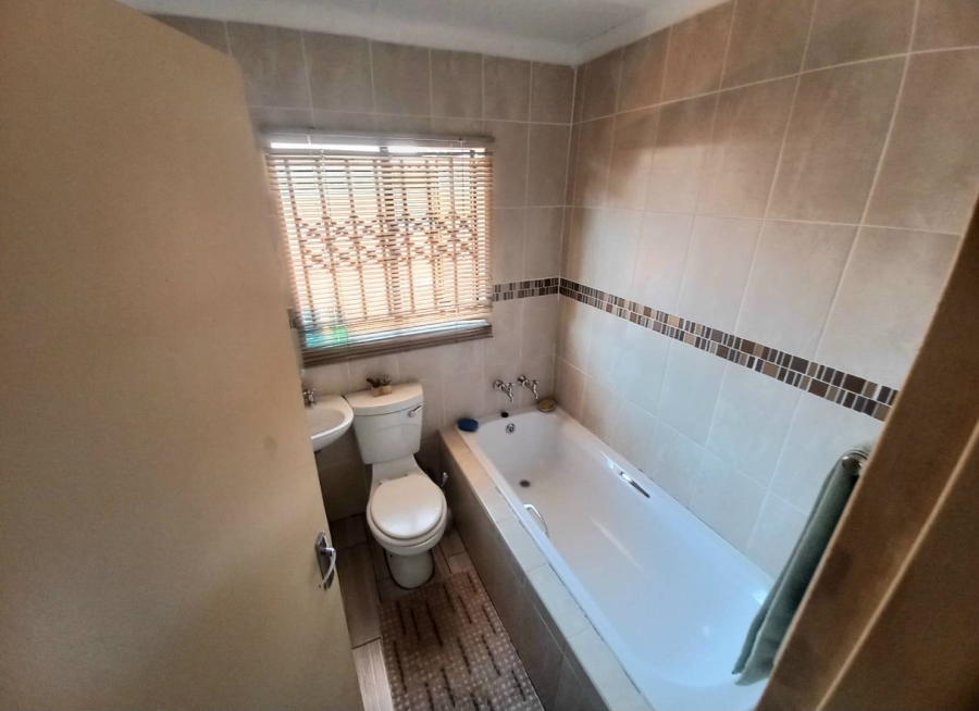 3 Bedroom Property for Sale in Elandspoort Gauteng