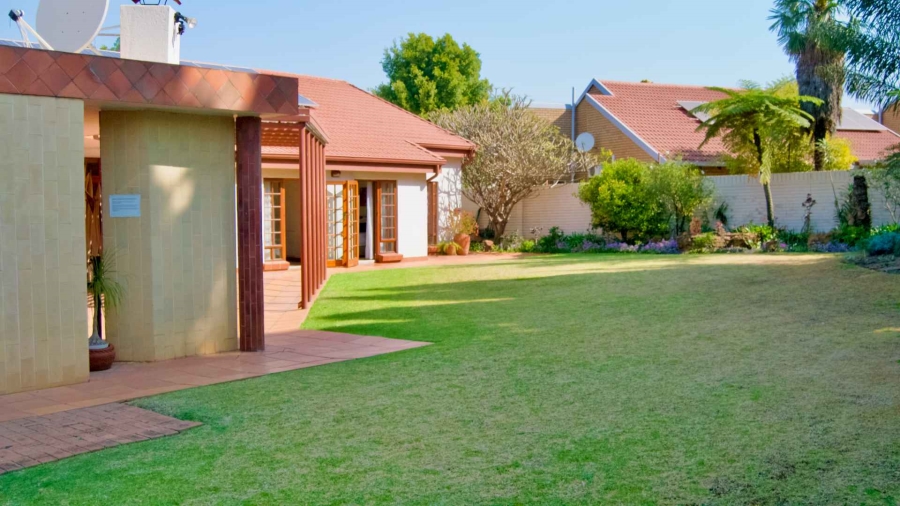 12 Bedroom Property for Sale in La Montagne Gauteng