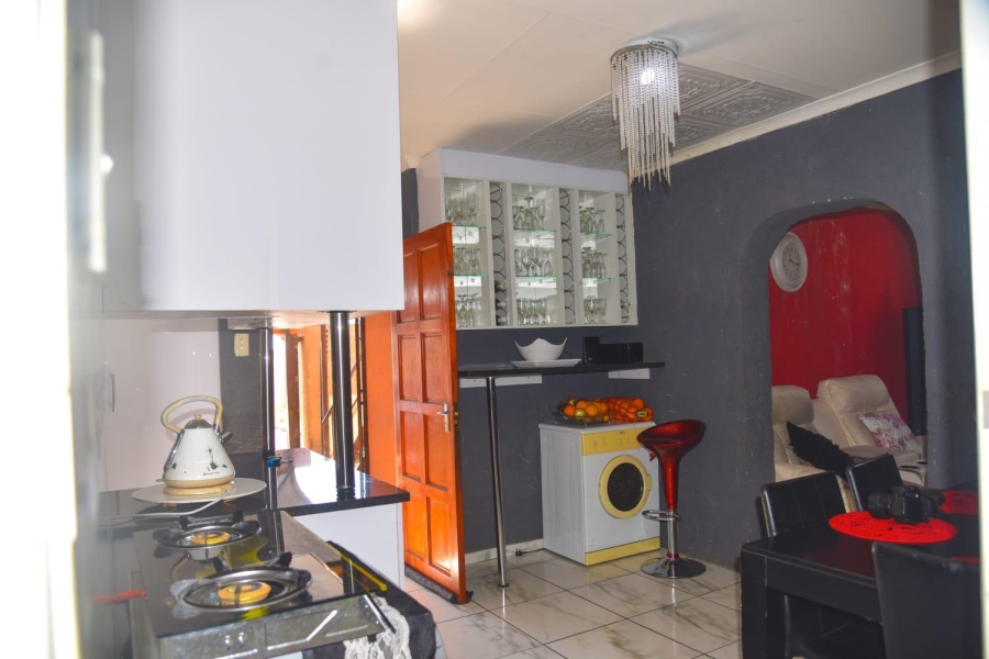 3 Bedroom Property for Sale in Clayville Gauteng