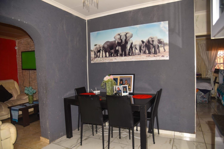 3 Bedroom Property for Sale in Clayville Gauteng