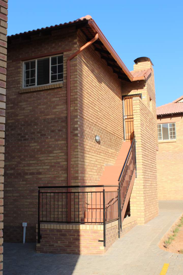 To Let 2 Bedroom Property for Rent in Olympus Gauteng