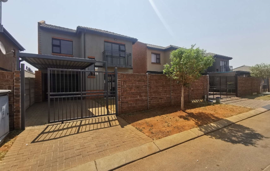 3 Bedroom Property for Sale in Albertsdal Gauteng