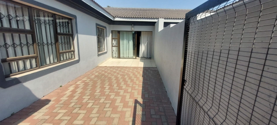 Commercial Property for Sale in Verwoerdpark Gauteng