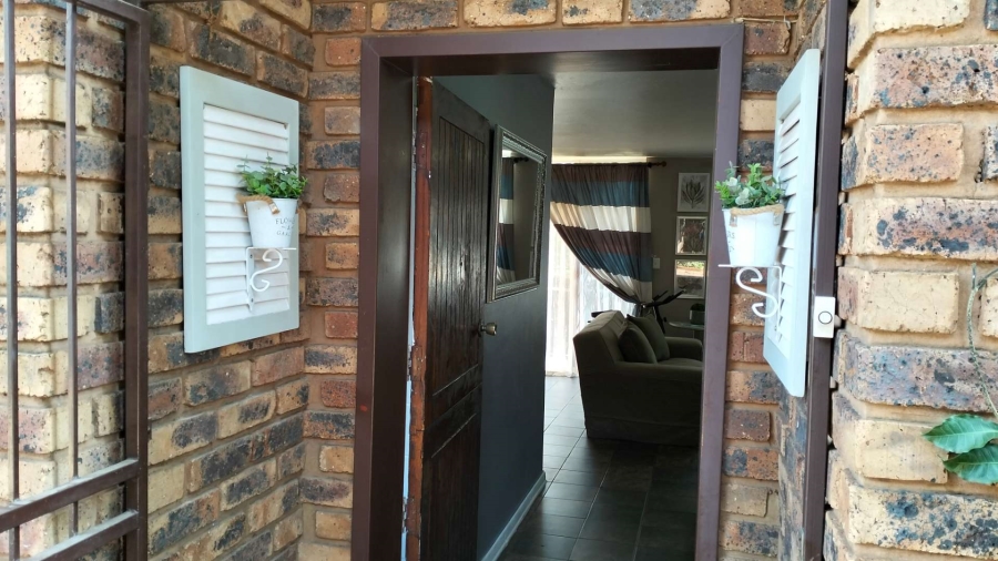 3 Bedroom Property for Sale in Val de Grace Gauteng