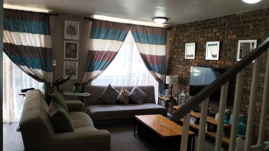 3 Bedroom Property for Sale in Val de Grace Gauteng