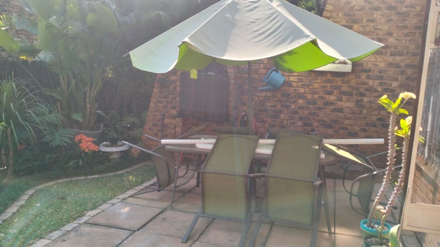 3 Bedroom Property for Sale in Val de Grace Gauteng