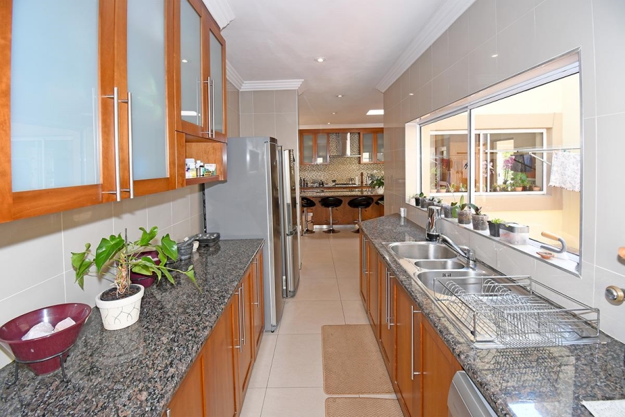 6 Bedroom Property for Sale in Morningside Gauteng