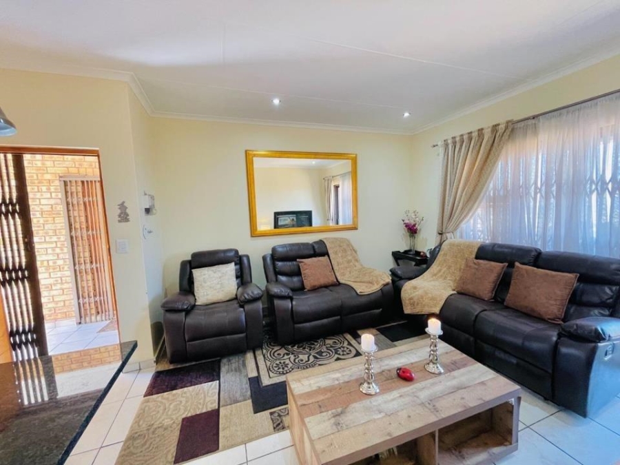 2 Bedroom Property for Sale in South Crest Gauteng