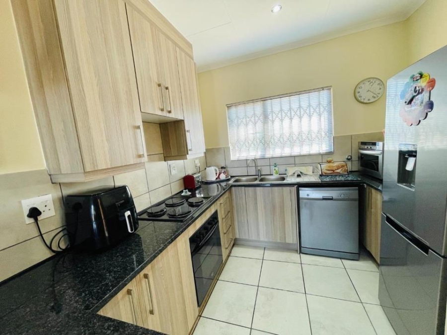 2 Bedroom Property for Sale in South Crest Gauteng