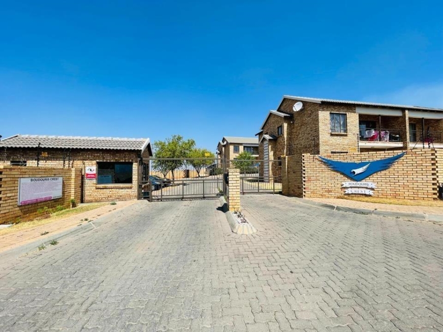 2 Bedroom Property for Sale in South Crest Gauteng