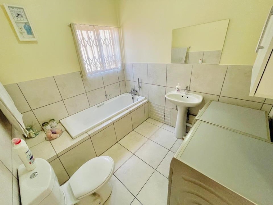 2 Bedroom Property for Sale in South Crest Gauteng