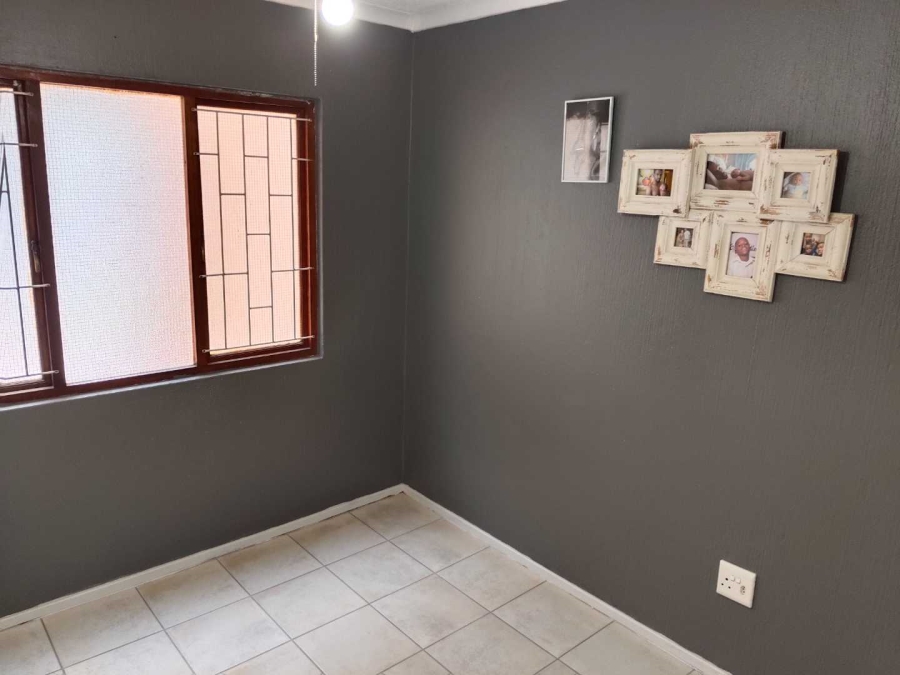 2 Bedroom Property for Sale in Weltevreden Park Gauteng