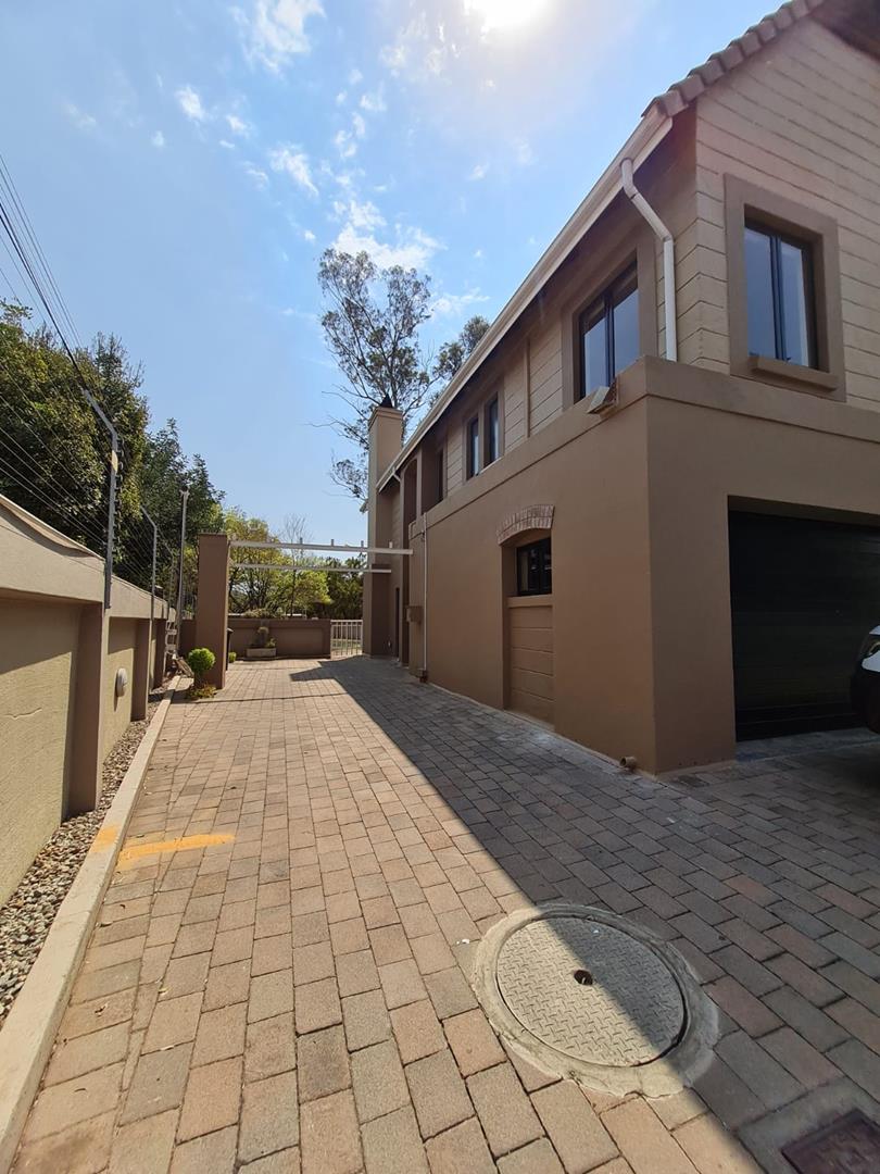 4 Bedroom Property for Sale in Zwartkop Golf Estate Gauteng