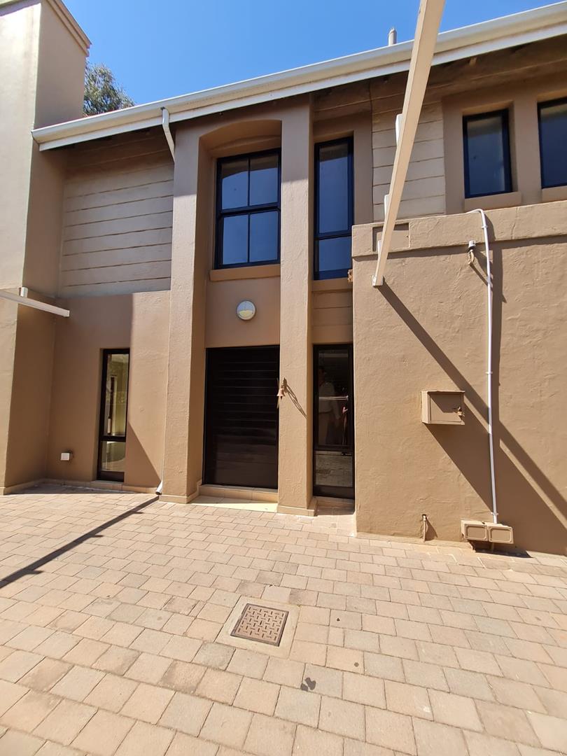 4 Bedroom Property for Sale in Zwartkop Golf Estate Gauteng