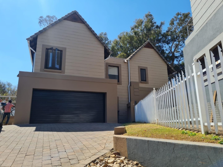 4 Bedroom Property for Sale in Zwartkop Golf Estate Gauteng