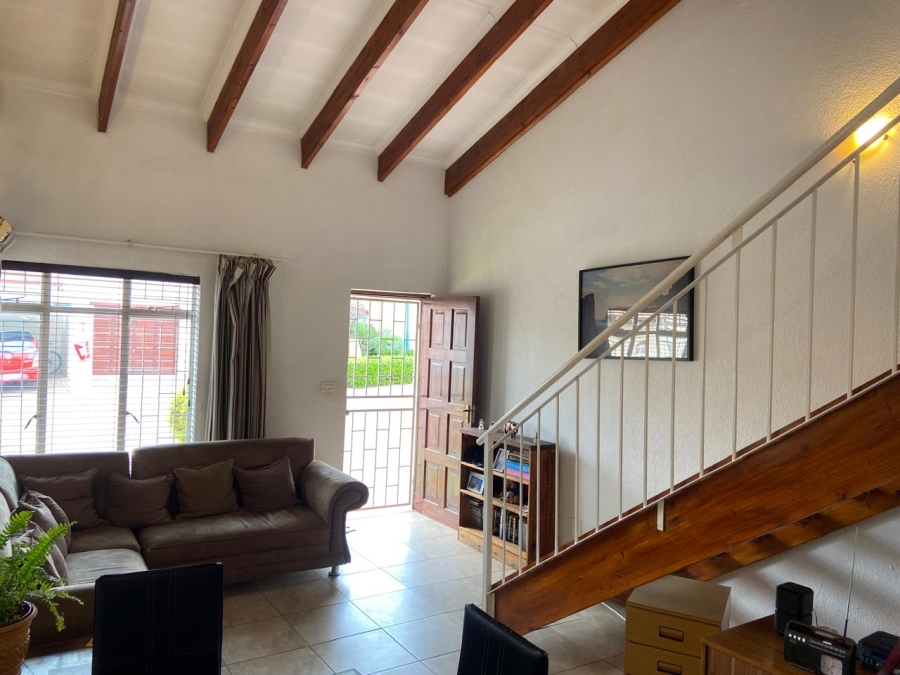 2 Bedroom Property for Sale in Mulbarton Gauteng