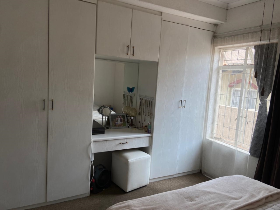 2 Bedroom Property for Sale in Mulbarton Gauteng