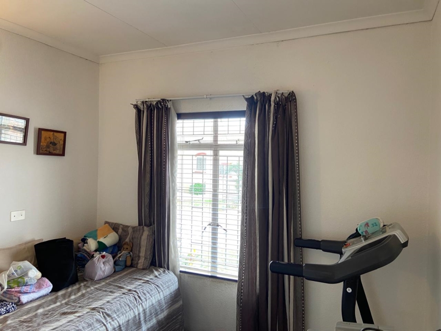 2 Bedroom Property for Sale in Mulbarton Gauteng