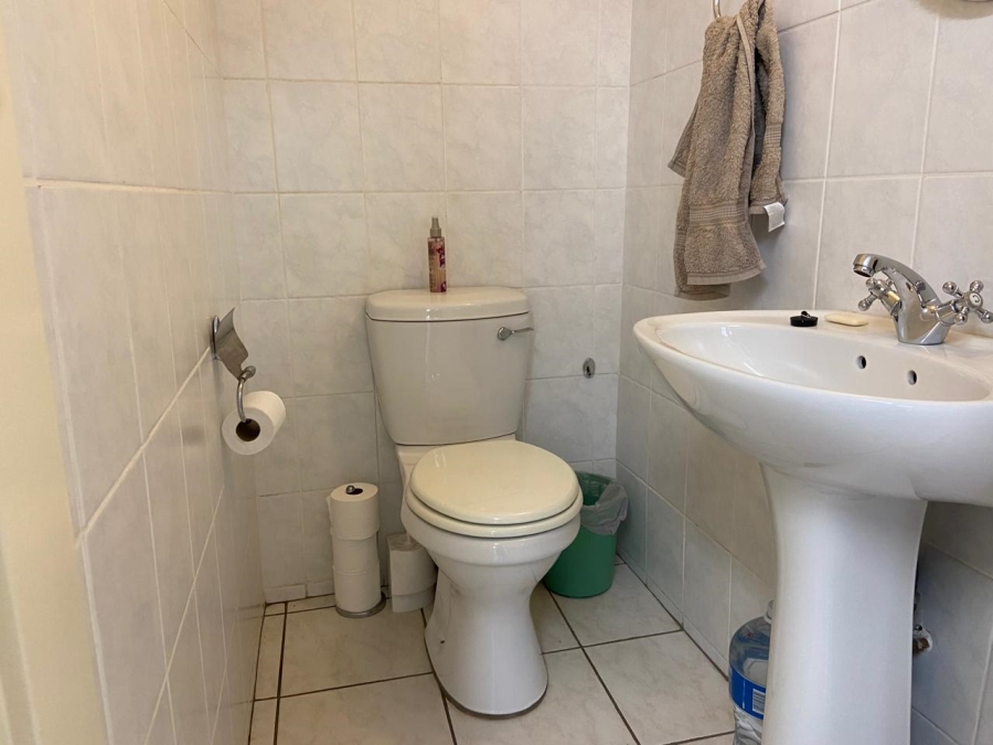 2 Bedroom Property for Sale in Mulbarton Gauteng