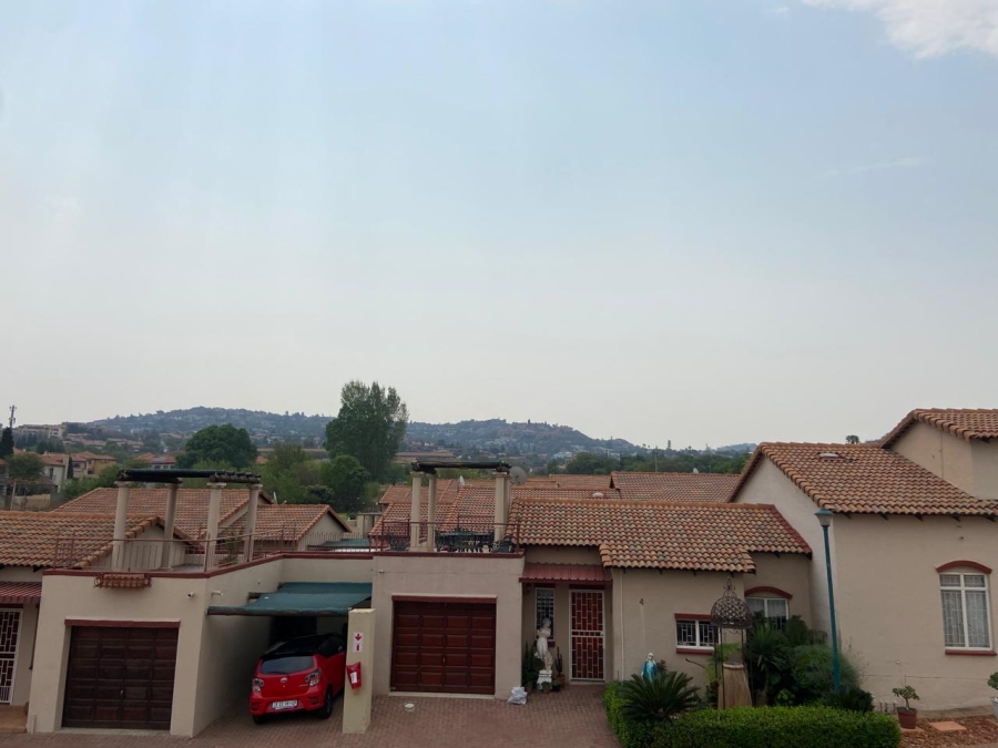 2 Bedroom Property for Sale in Mulbarton Gauteng