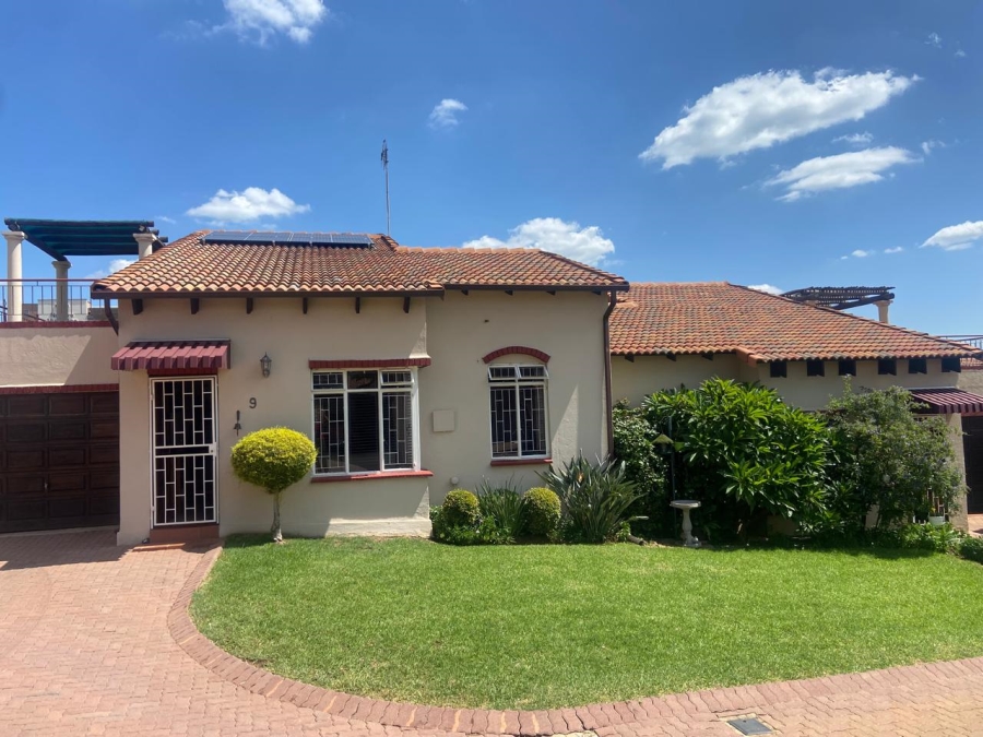 2 Bedroom Property for Sale in Mulbarton Gauteng