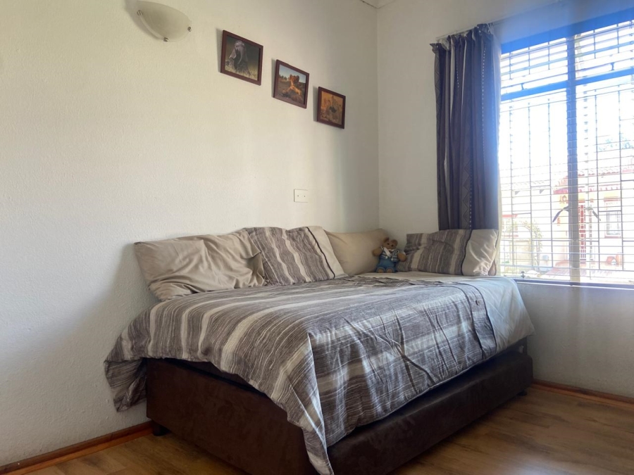 2 Bedroom Property for Sale in Mulbarton Gauteng