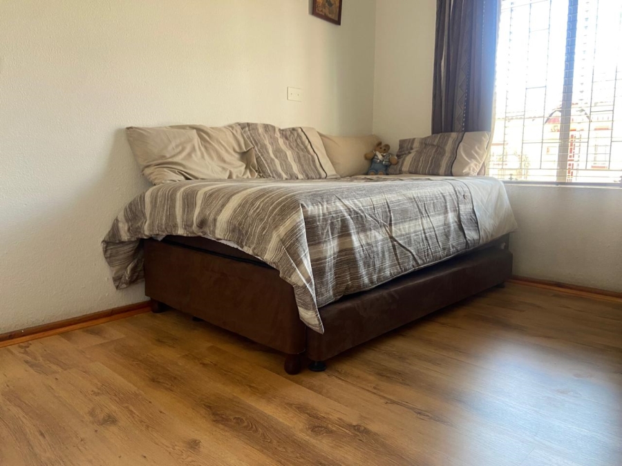 2 Bedroom Property for Sale in Mulbarton Gauteng