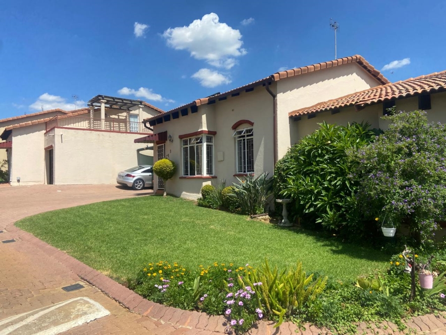 2 Bedroom Property for Sale in Mulbarton Gauteng