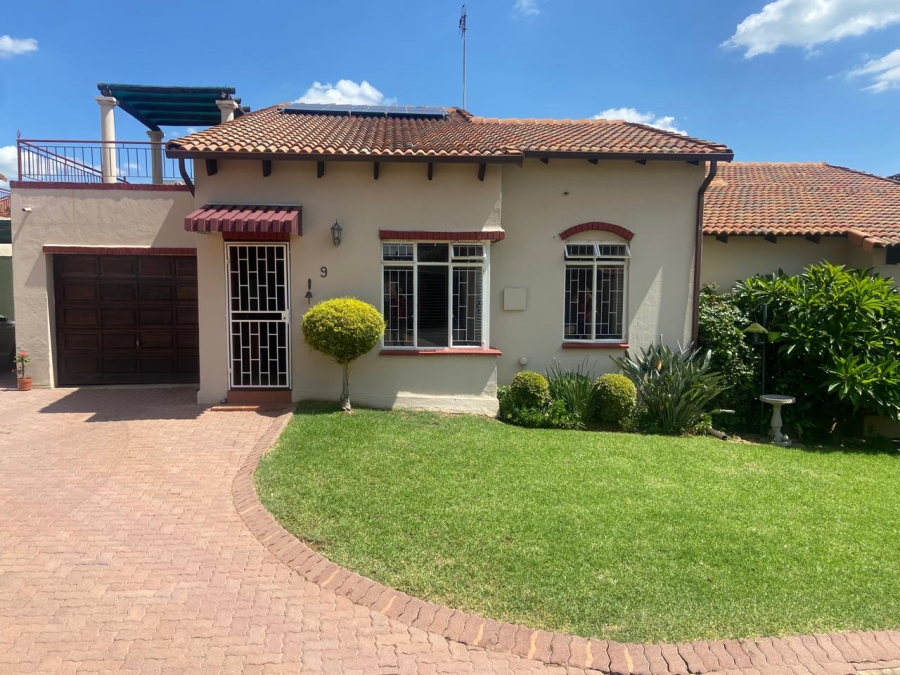 2 Bedroom Property for Sale in Mulbarton Gauteng