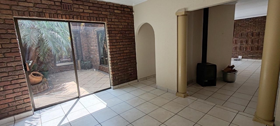 4 Bedroom Property for Sale in Alphen Park Gauteng