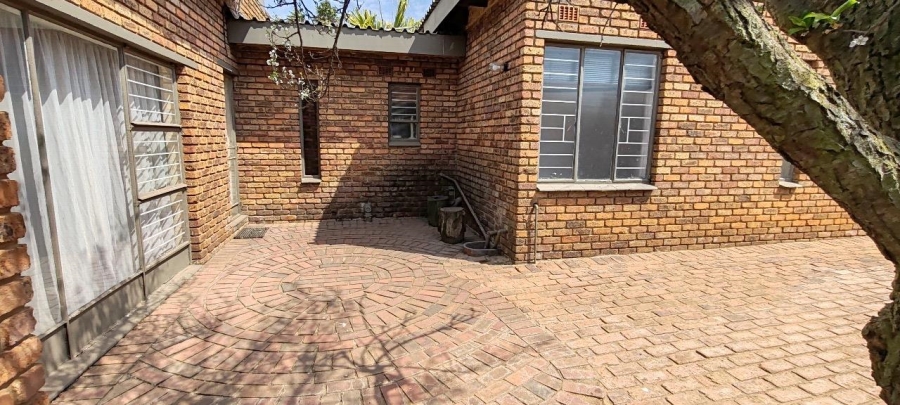 4 Bedroom Property for Sale in Alphen Park Gauteng