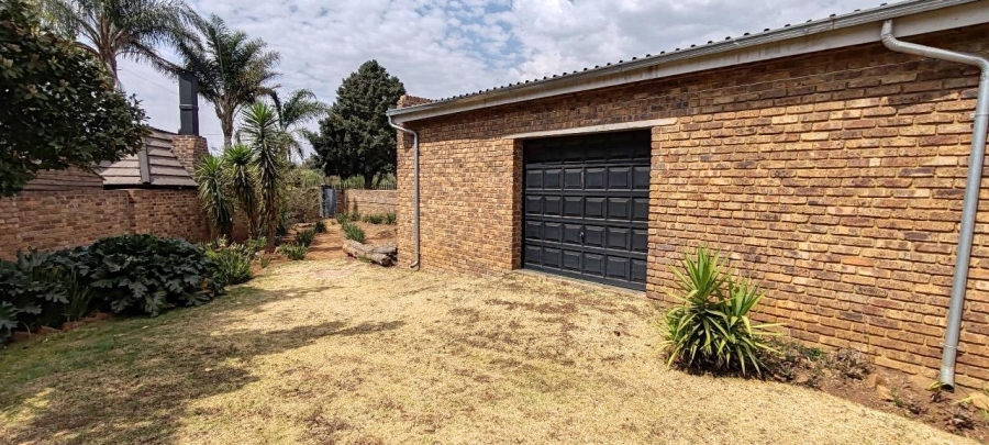 4 Bedroom Property for Sale in Alphen Park Gauteng