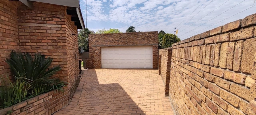 4 Bedroom Property for Sale in Alphen Park Gauteng