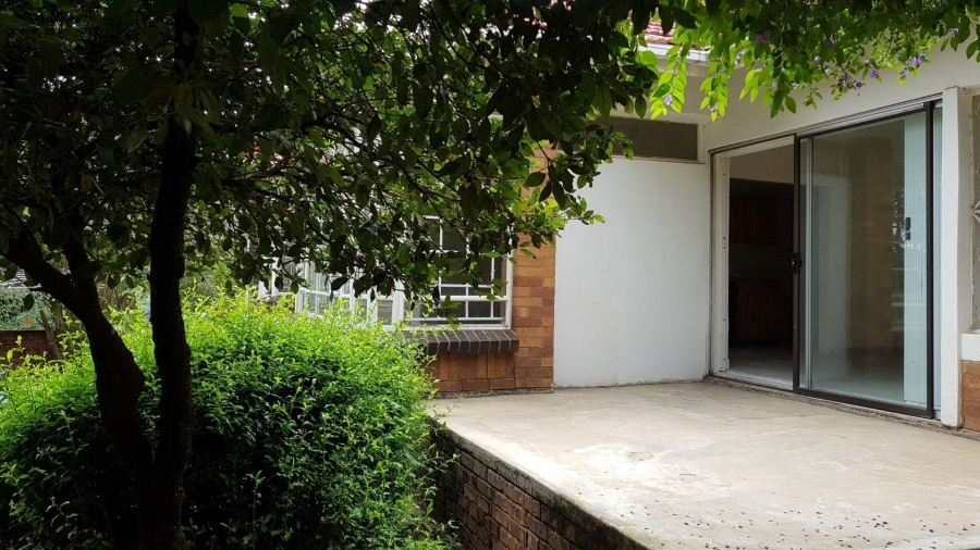 To Let 2 Bedroom Property for Rent in Blairgowrie Gauteng