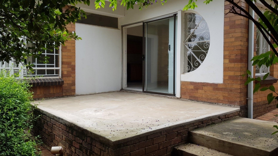 To Let 2 Bedroom Property for Rent in Blairgowrie Gauteng