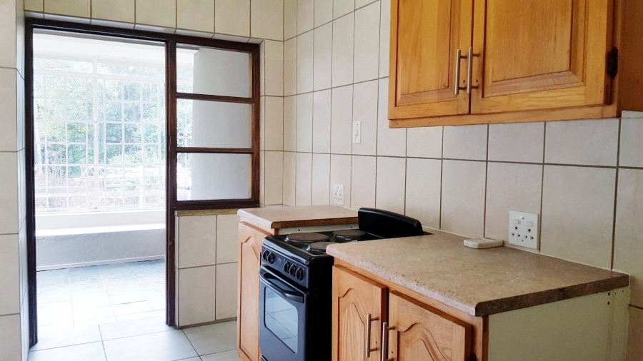 To Let 2 Bedroom Property for Rent in Blairgowrie Gauteng