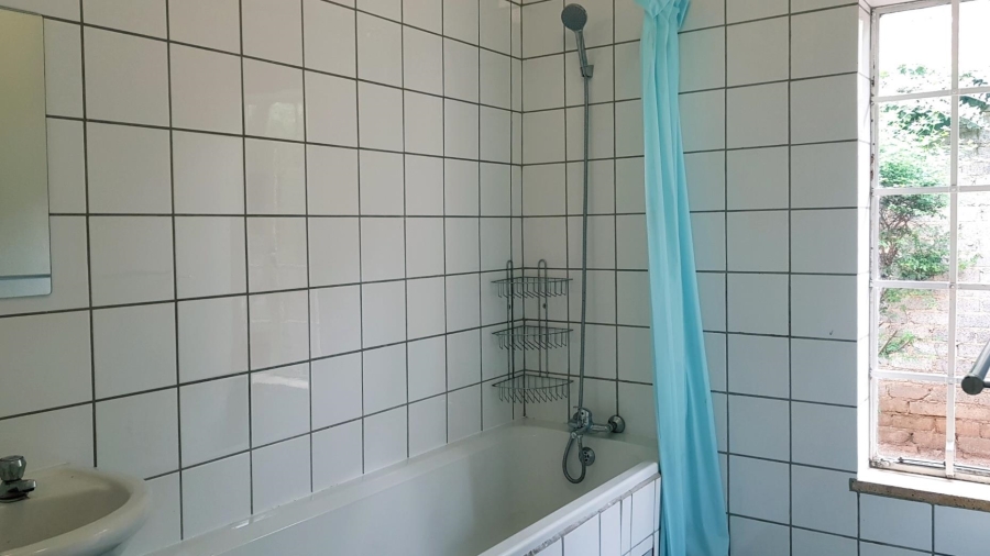 To Let 2 Bedroom Property for Rent in Blairgowrie Gauteng