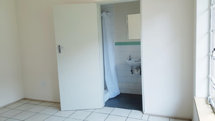 To Let 2 Bedroom Property for Rent in Blairgowrie Gauteng