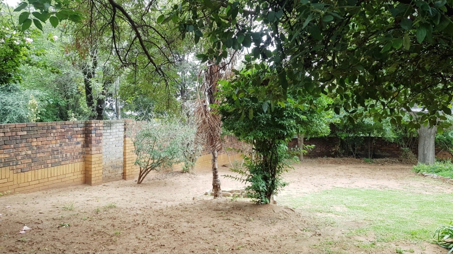 To Let 2 Bedroom Property for Rent in Blairgowrie Gauteng